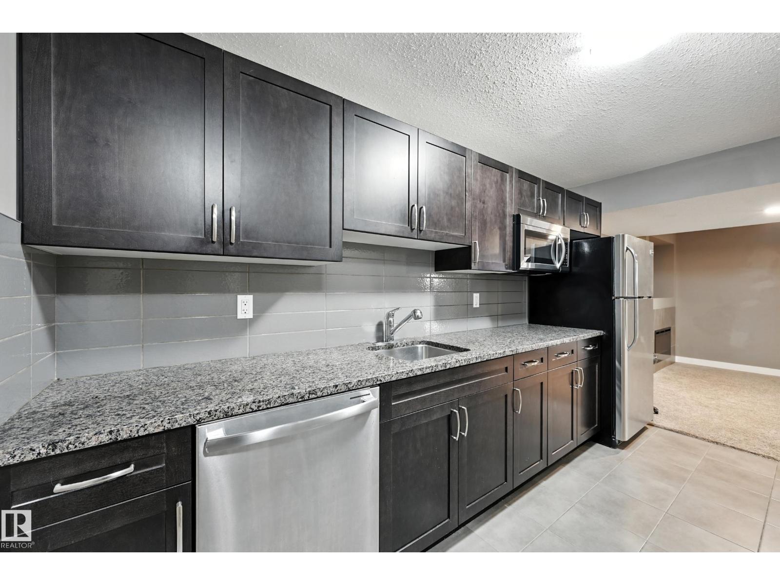 Photo 38 of 20641 97 A Av Nw, Edmonton AB