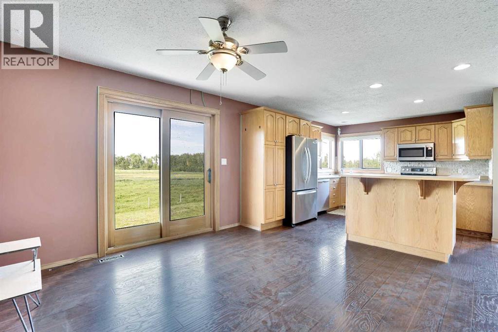 Photo 4 of 32142 Range Road 50, Rural Mountain View County AB