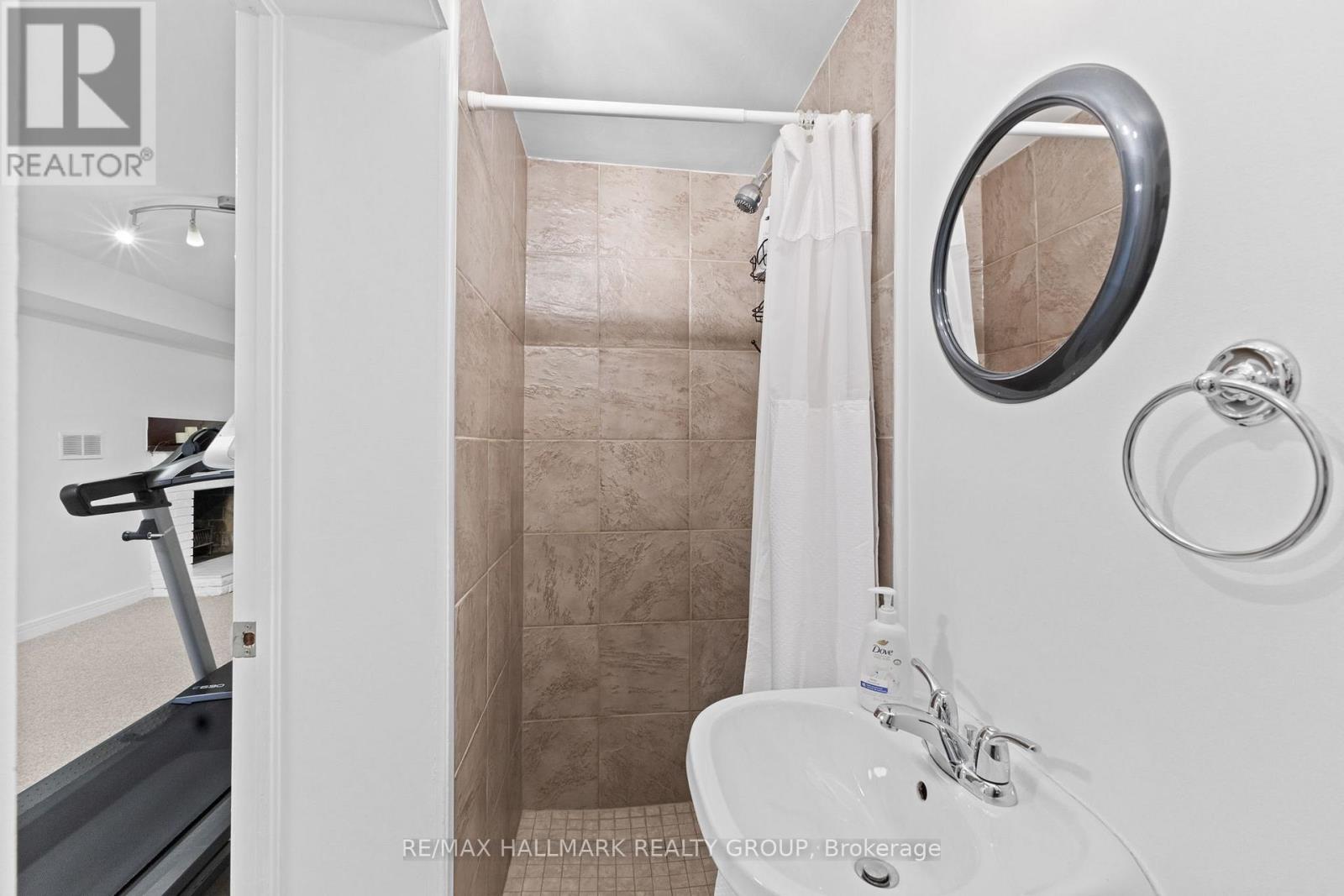 Photo 18 of 1217 1215 Willowdale Avenue, Ottawa ON