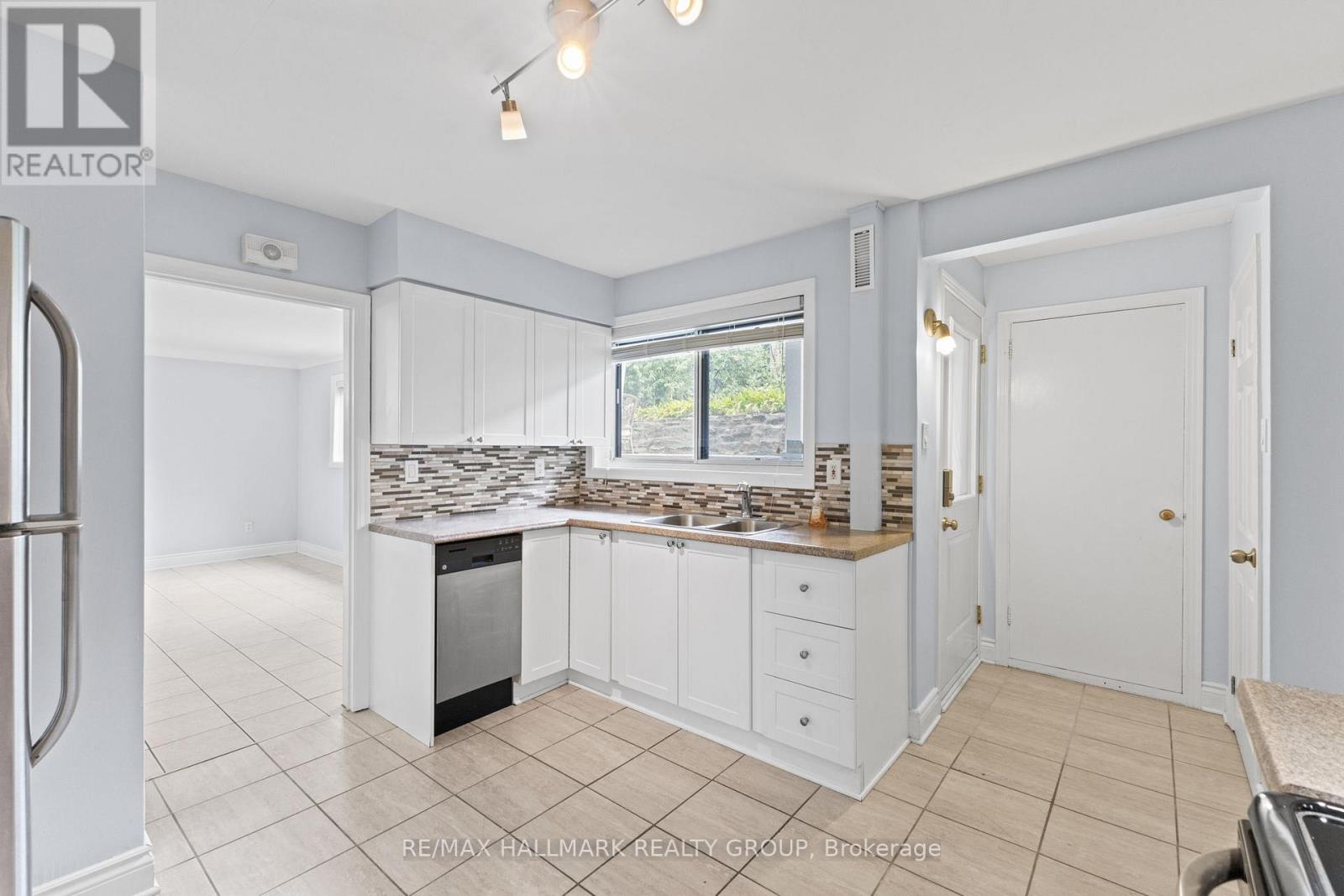 Photo 25 of 1217 1215 Willowdale Avenue, Ottawa ON