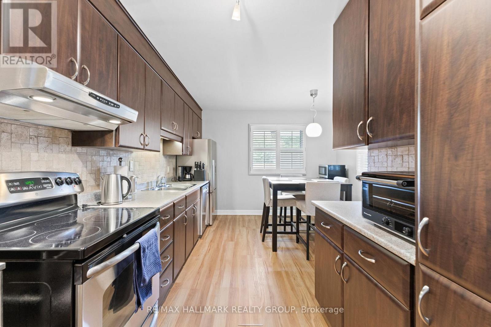Photo 9 of 1217 1215 Willowdale Avenue, Ottawa ON