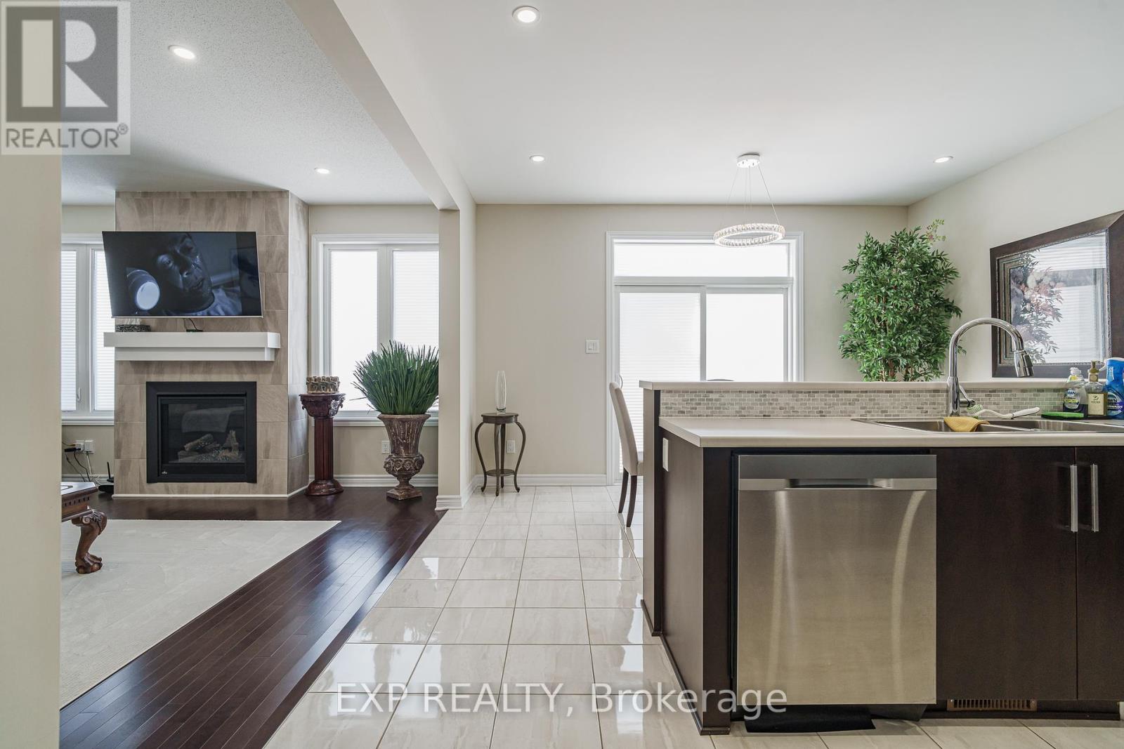 Photo 11 of 628 Eagle Crest Heights, Ottawa ON
