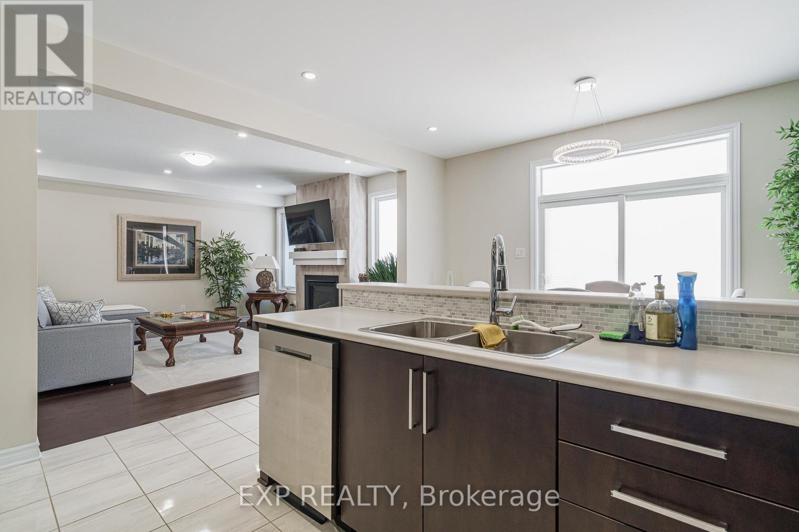 Photo 18 of 628 Eagle Crest Heights, Ottawa ON