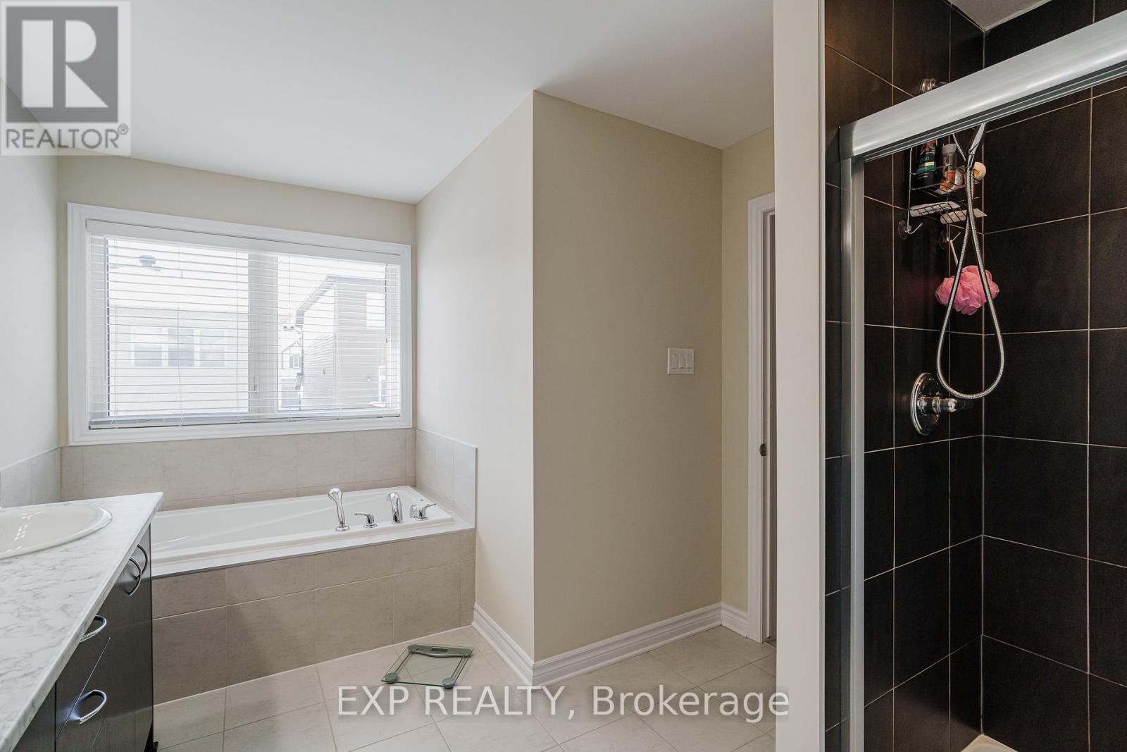 Photo 32 of 628 Eagle Crest Heights, Ottawa ON