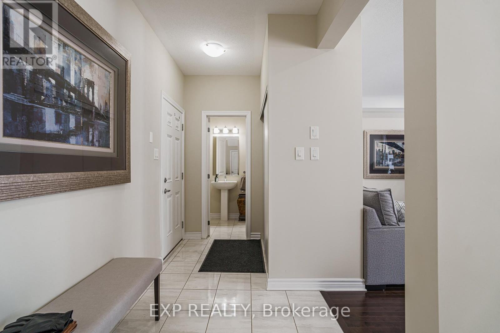 Photo 6 of 628 Eagle Crest Heights, Ottawa ON