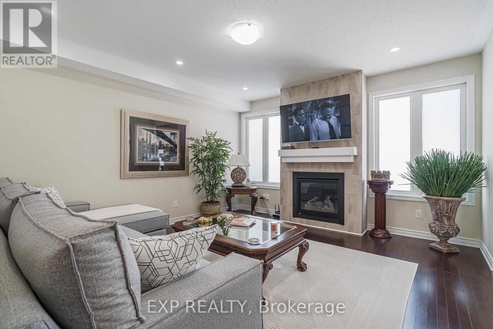 Photo 8 of 628 Eagle Crest Heights, Ottawa ON