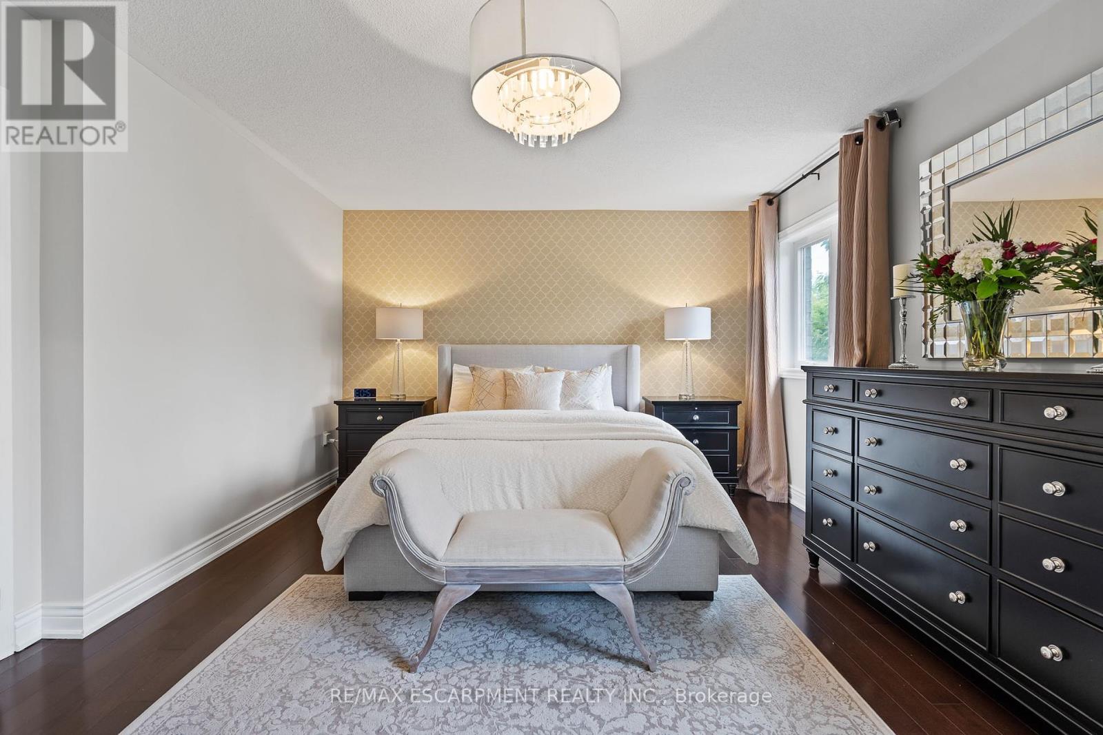 Photo 18 of 2306 Bankside Drive, Mississauga ON
