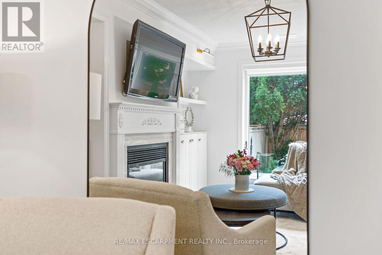 Photo 6 of 2306 Bankside Drive, Mississauga ON