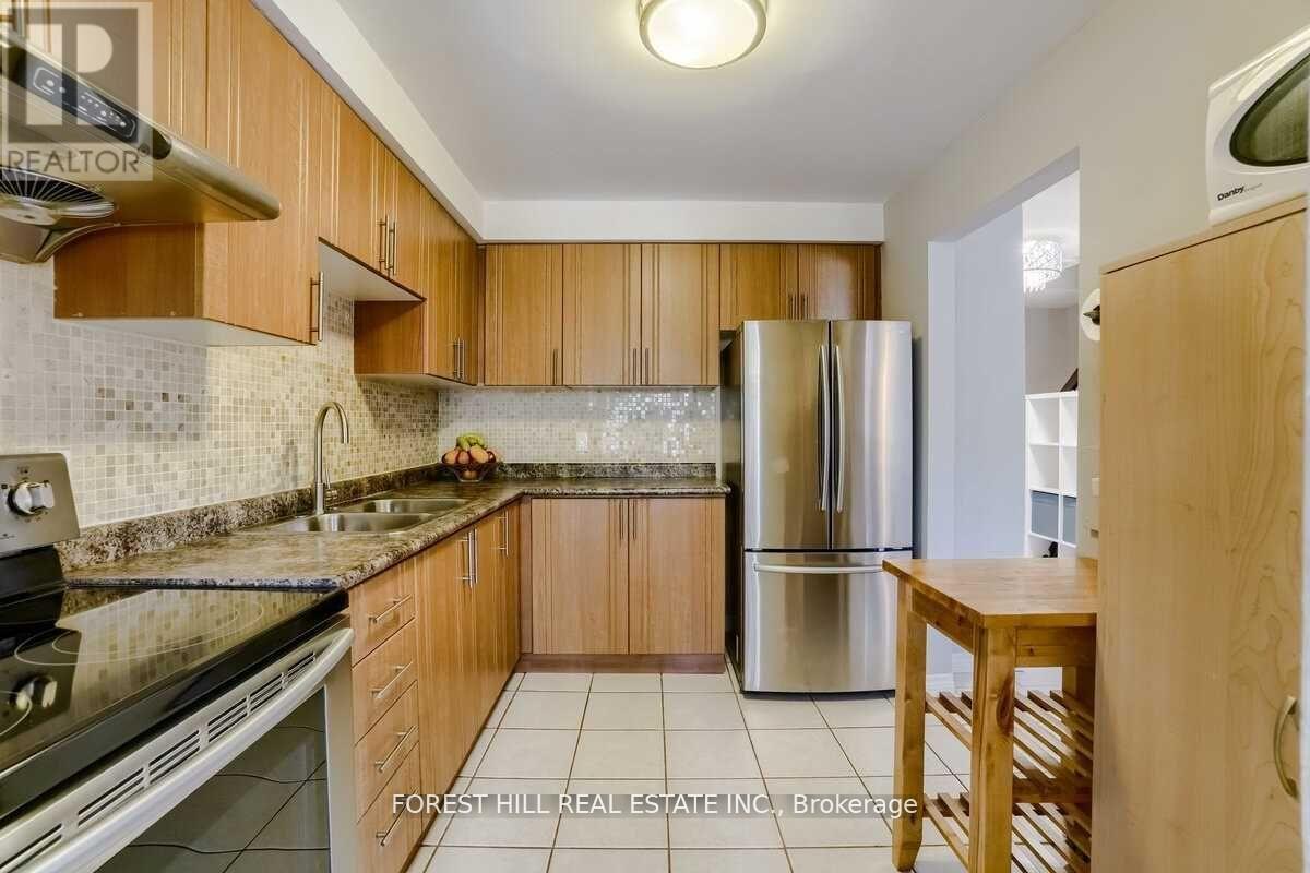 Photo 11 of 1 60 Hanson Road, Mississauga ON