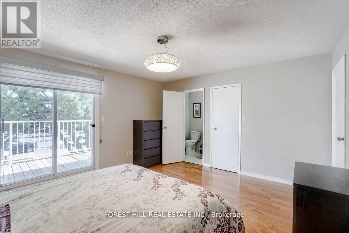 Photo 19 of 1 60 Hanson Road, Mississauga ON
