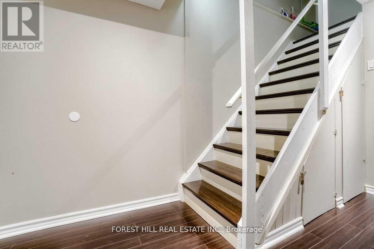 Photo 28 of 1 60 Hanson Road, Mississauga ON