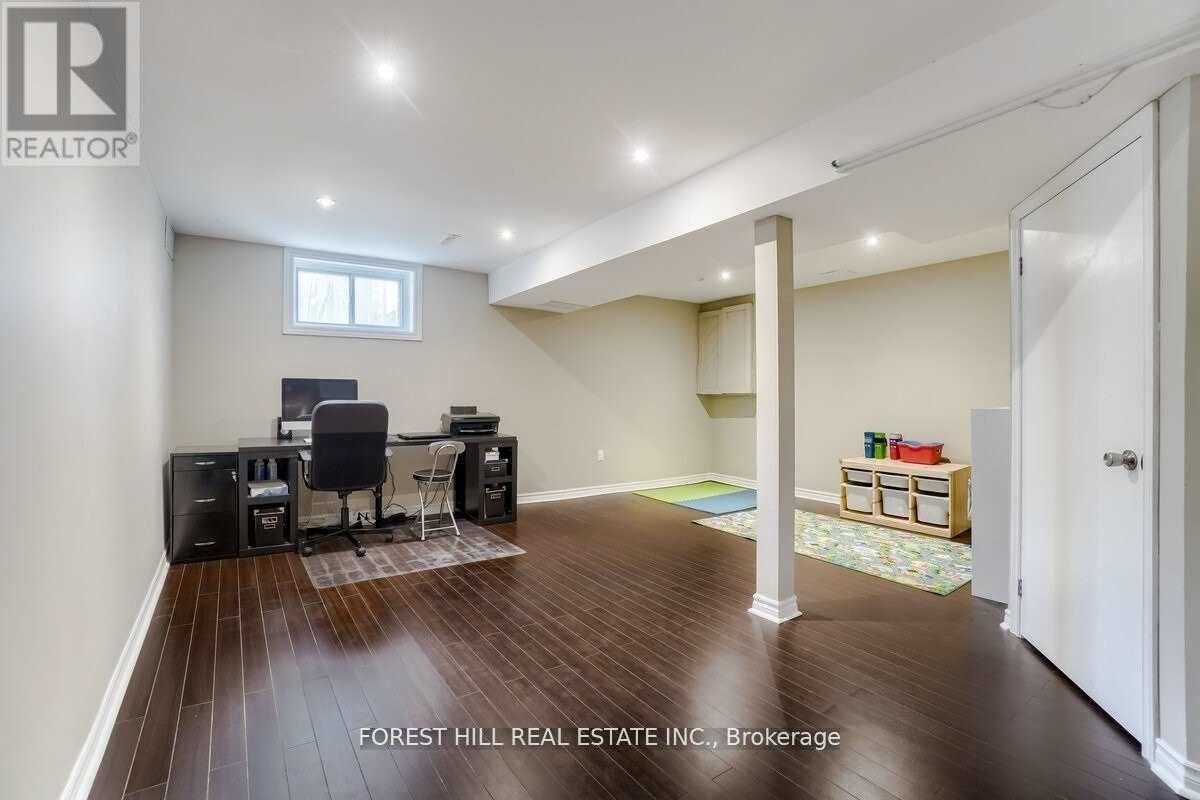 Photo 30 of 1 60 Hanson Road, Mississauga ON