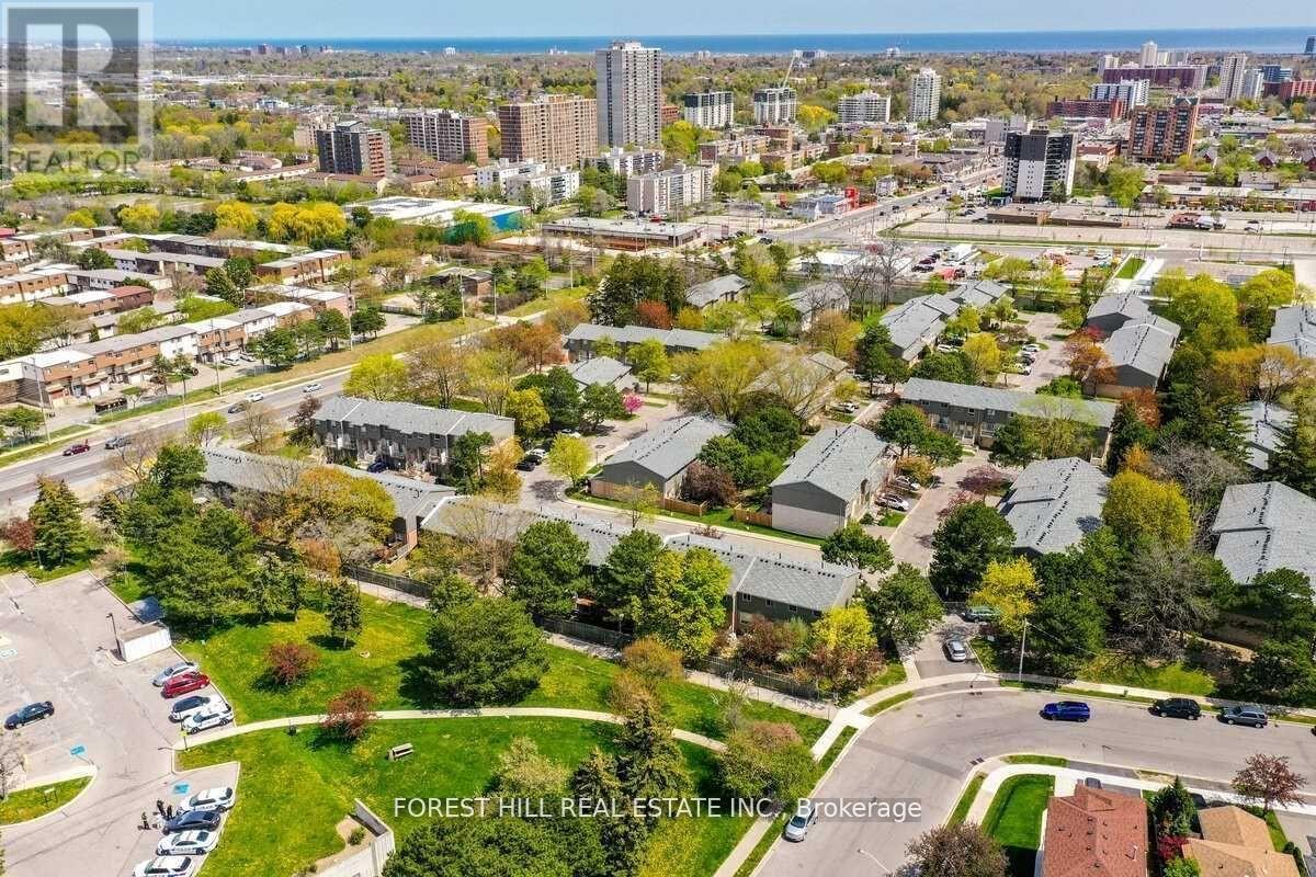 Photo 39 of 1 60 Hanson Road, Mississauga ON