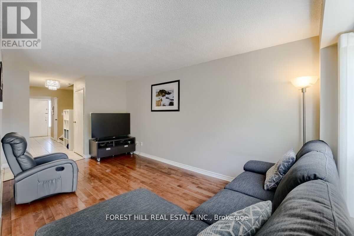 Photo 6 of 1 60 Hanson Road, Mississauga ON