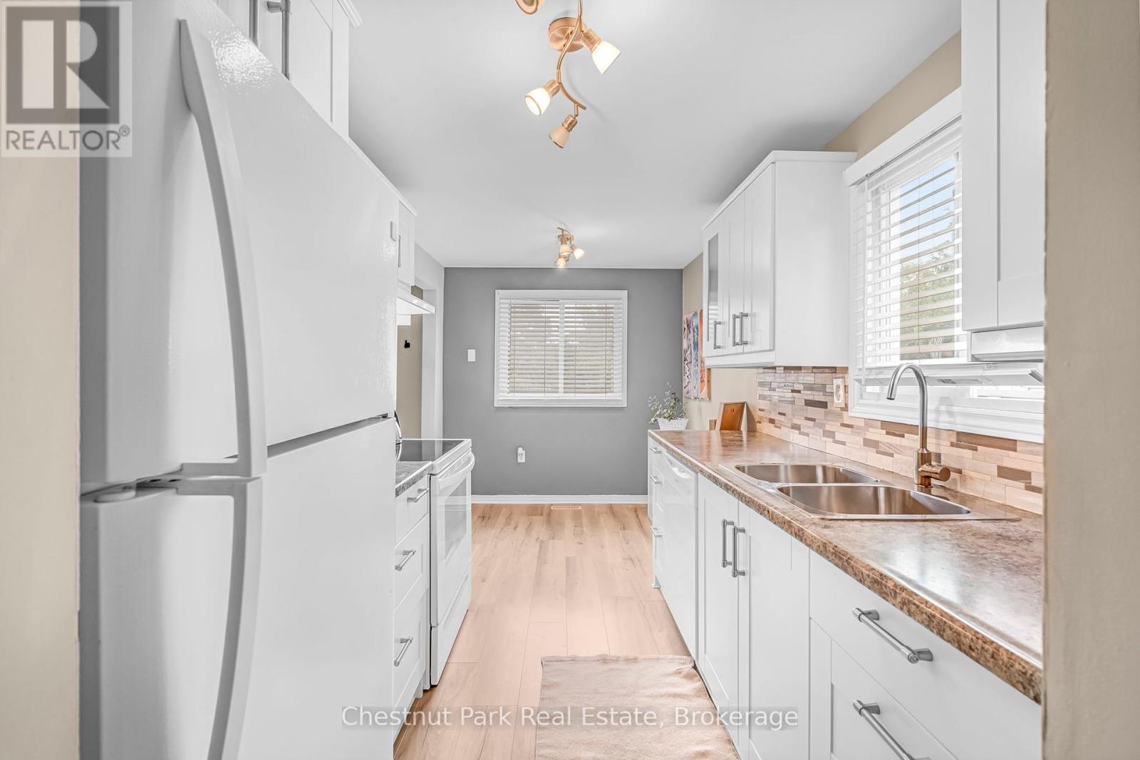 Photo 14 of 204 Hickling Trail, Barrie ON