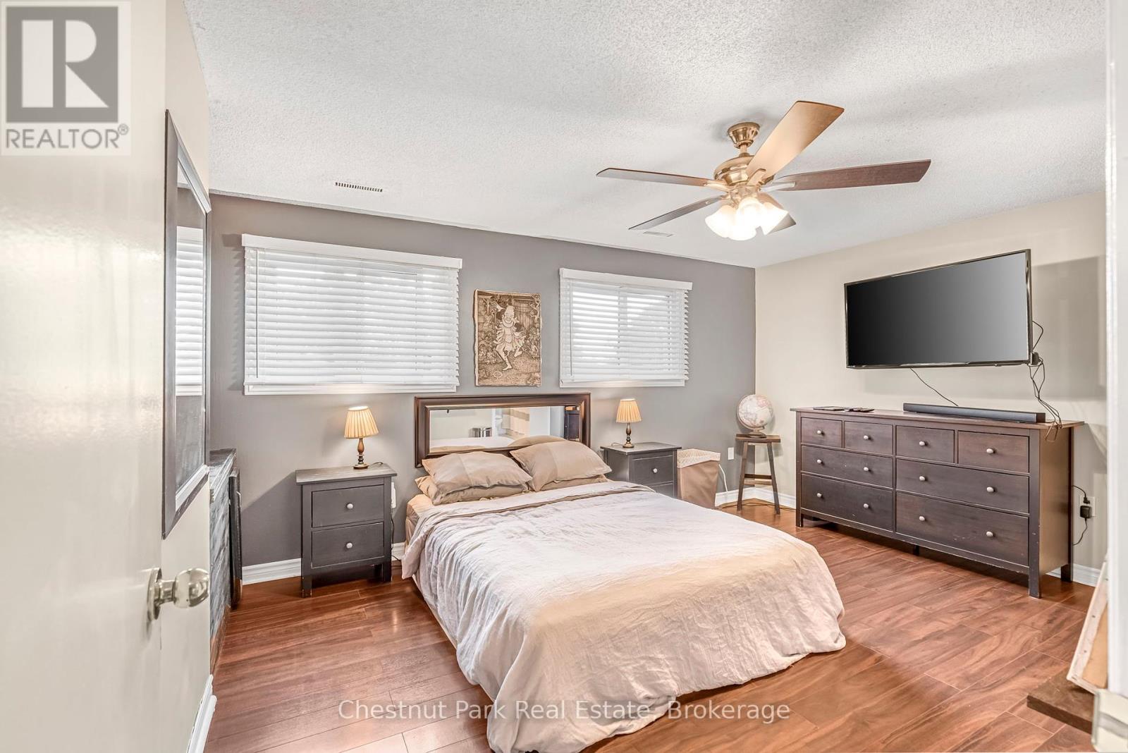 Photo 21 of 204 Hickling Trail, Barrie ON