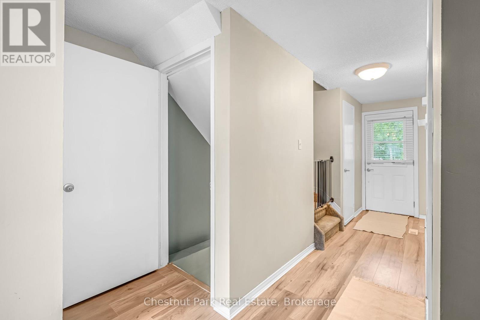 Photo 31 of 204 Hickling Trail, Barrie ON