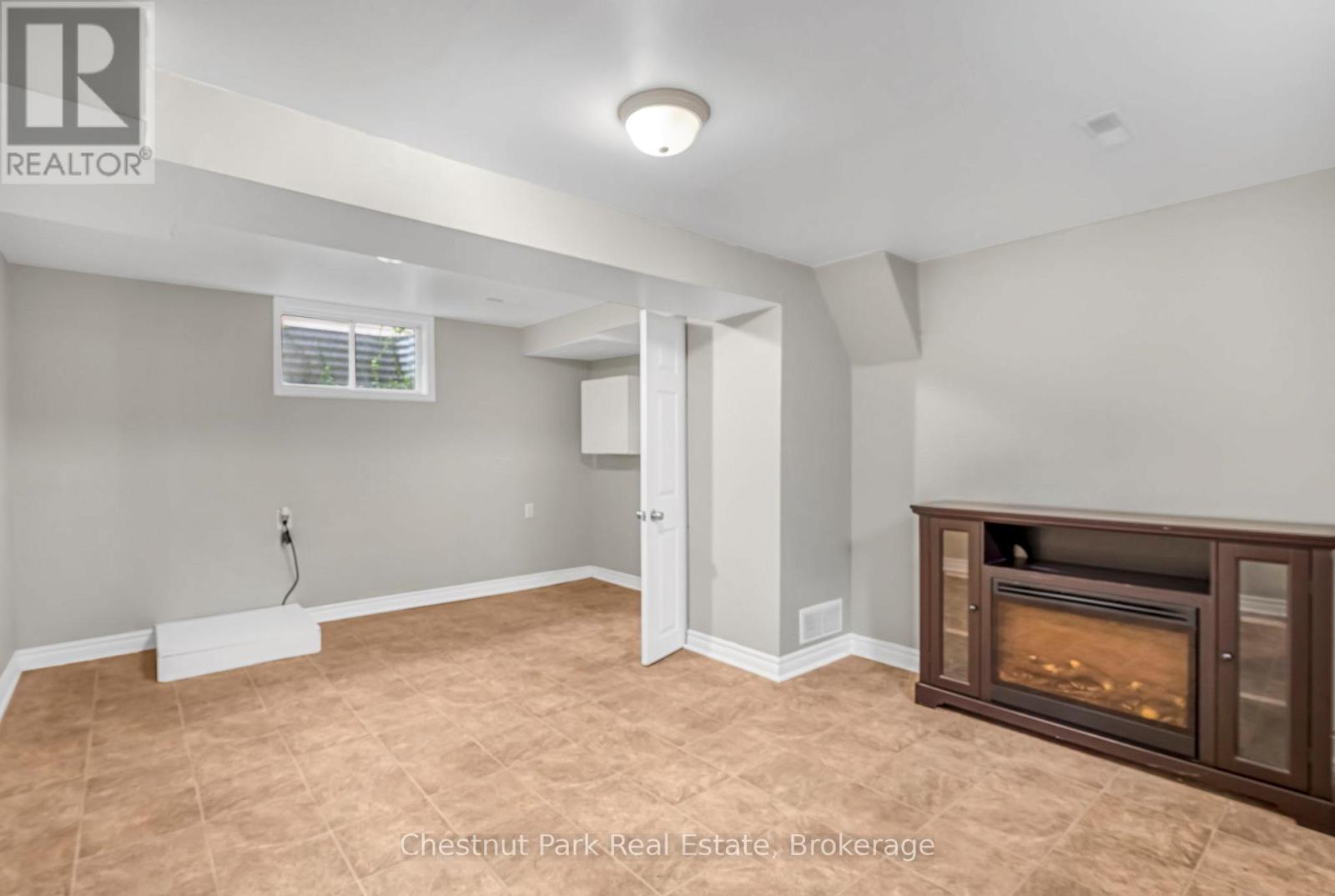 Photo 36 of 204 Hickling Trail, Barrie ON