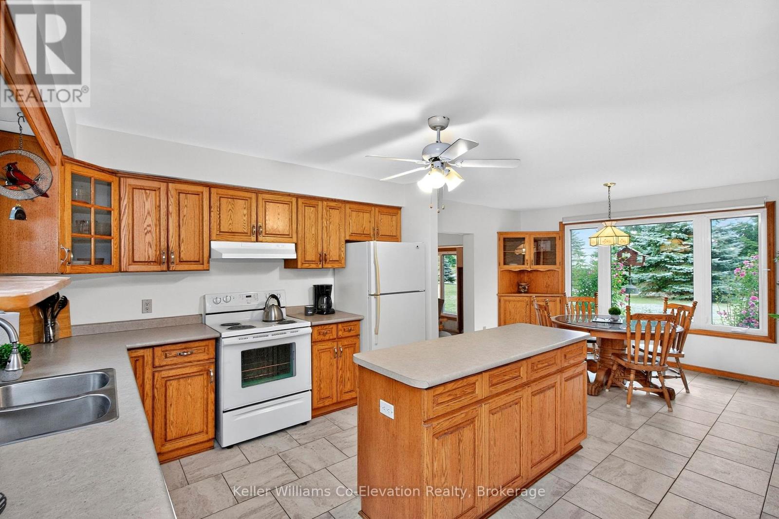 Photo 4 of 924 6 County Road S, Tiny ON