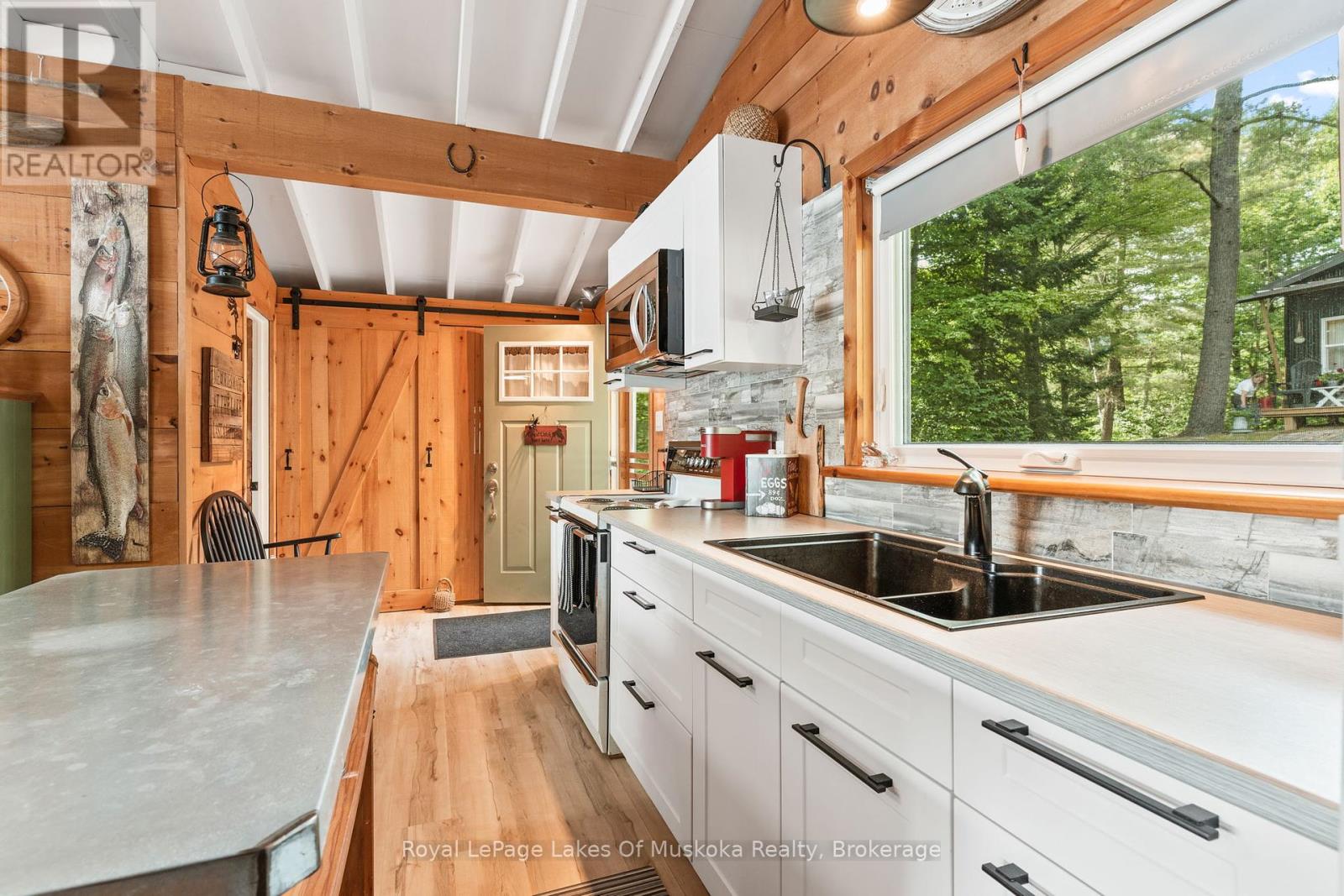 Photo 11 of 1382 Fish Hatchery Road, Muskoka Lakes ON