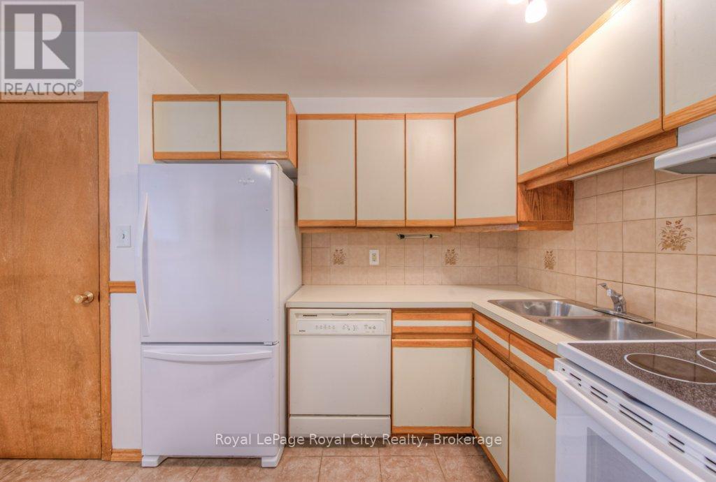 Photo 15 of 36 Argyle Drive, Guelph ON