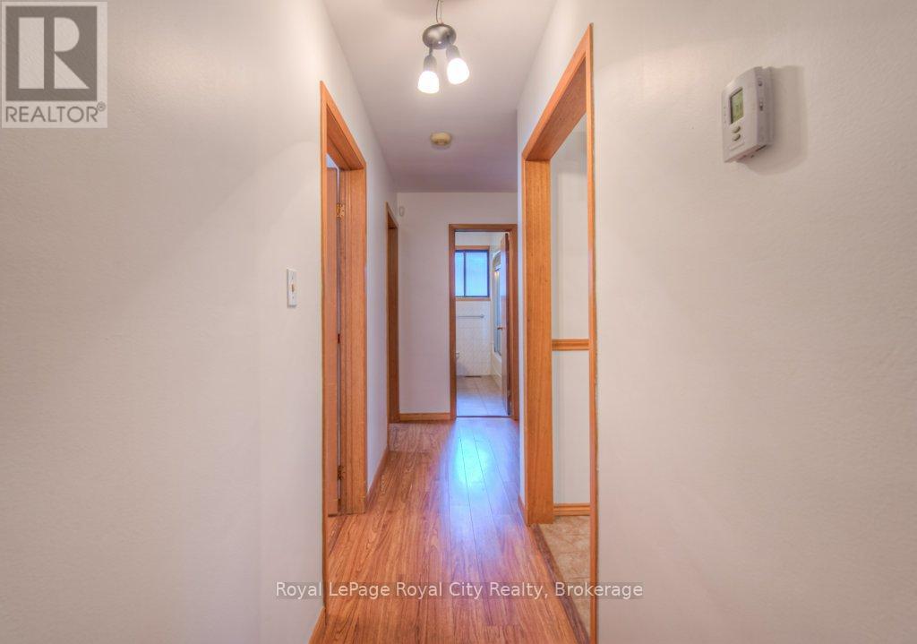 Photo 17 of 36 Argyle Drive, Guelph ON