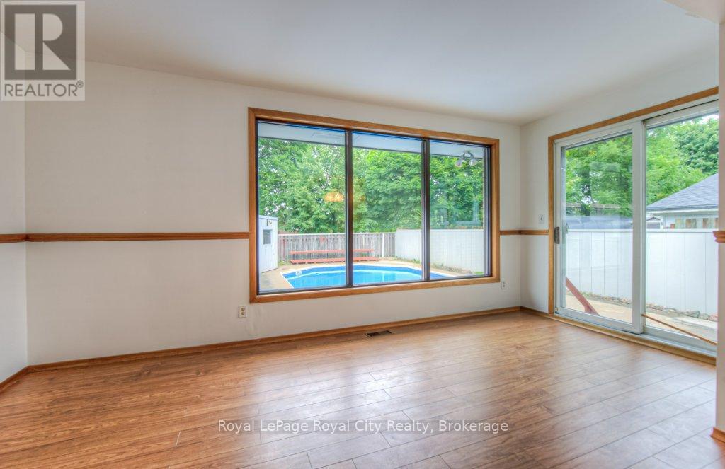 Photo 21 of 36 Argyle Drive, Guelph ON