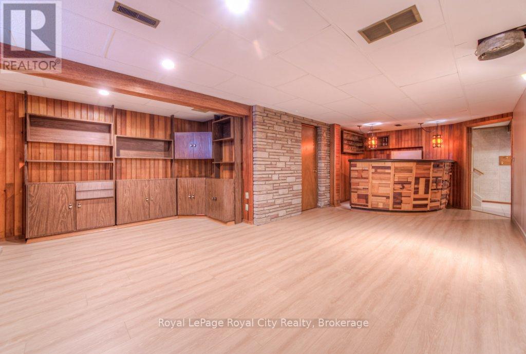Photo 29 of 36 Argyle Drive, Guelph ON