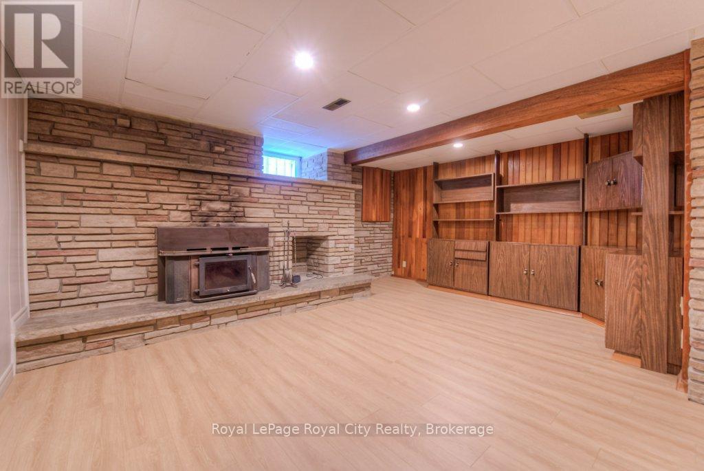 Photo 32 of 36 Argyle Drive, Guelph ON