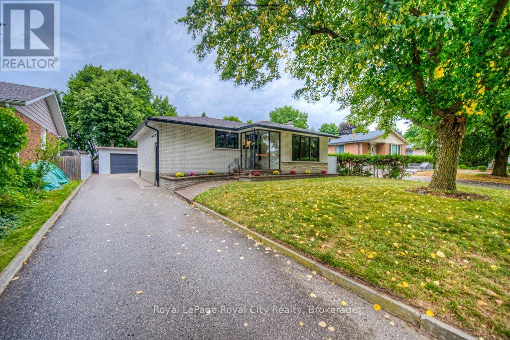 Photo 4 of 36 Argyle Drive, Guelph ON