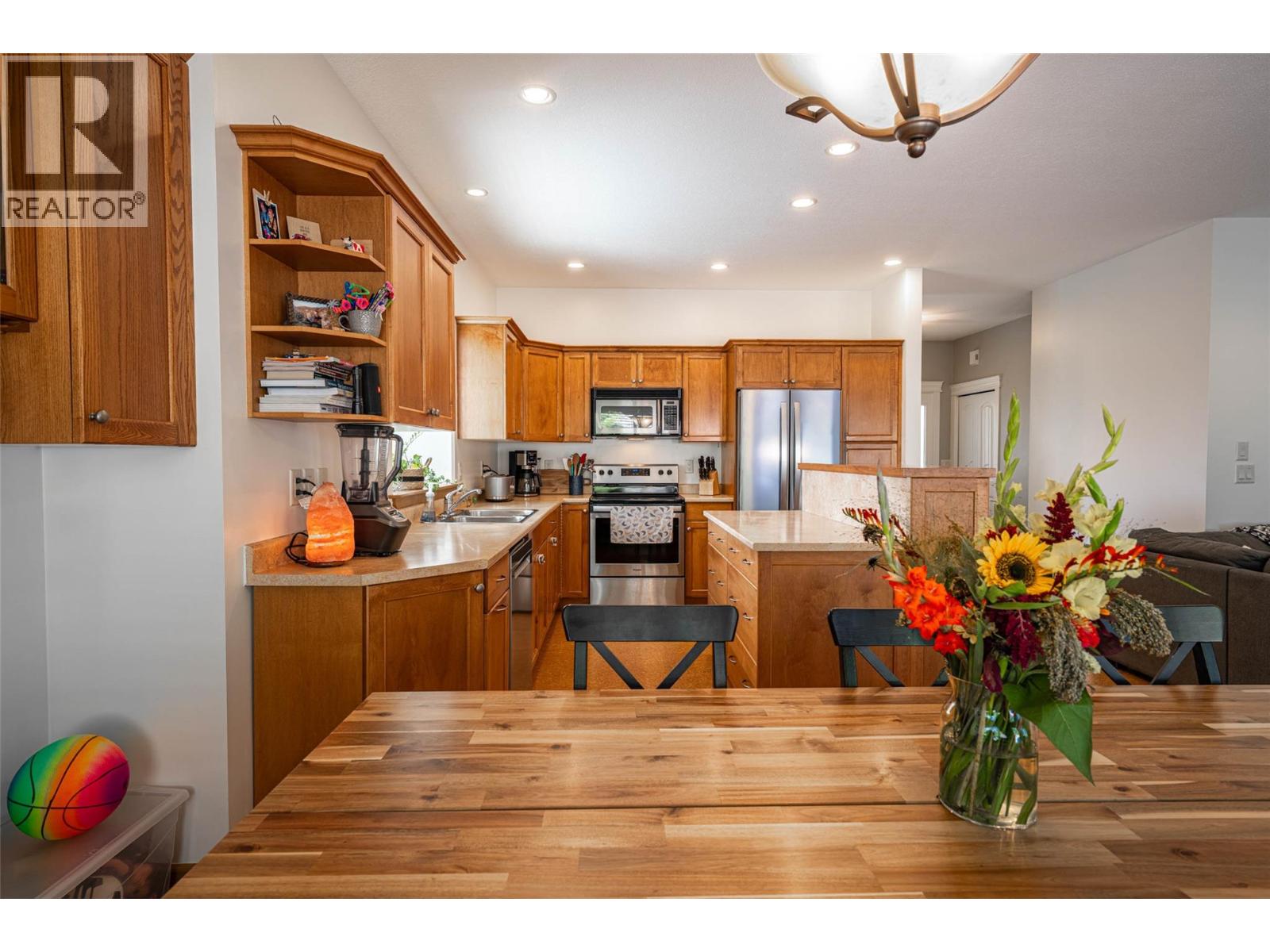 3774 Glover Avenue, Armstrong