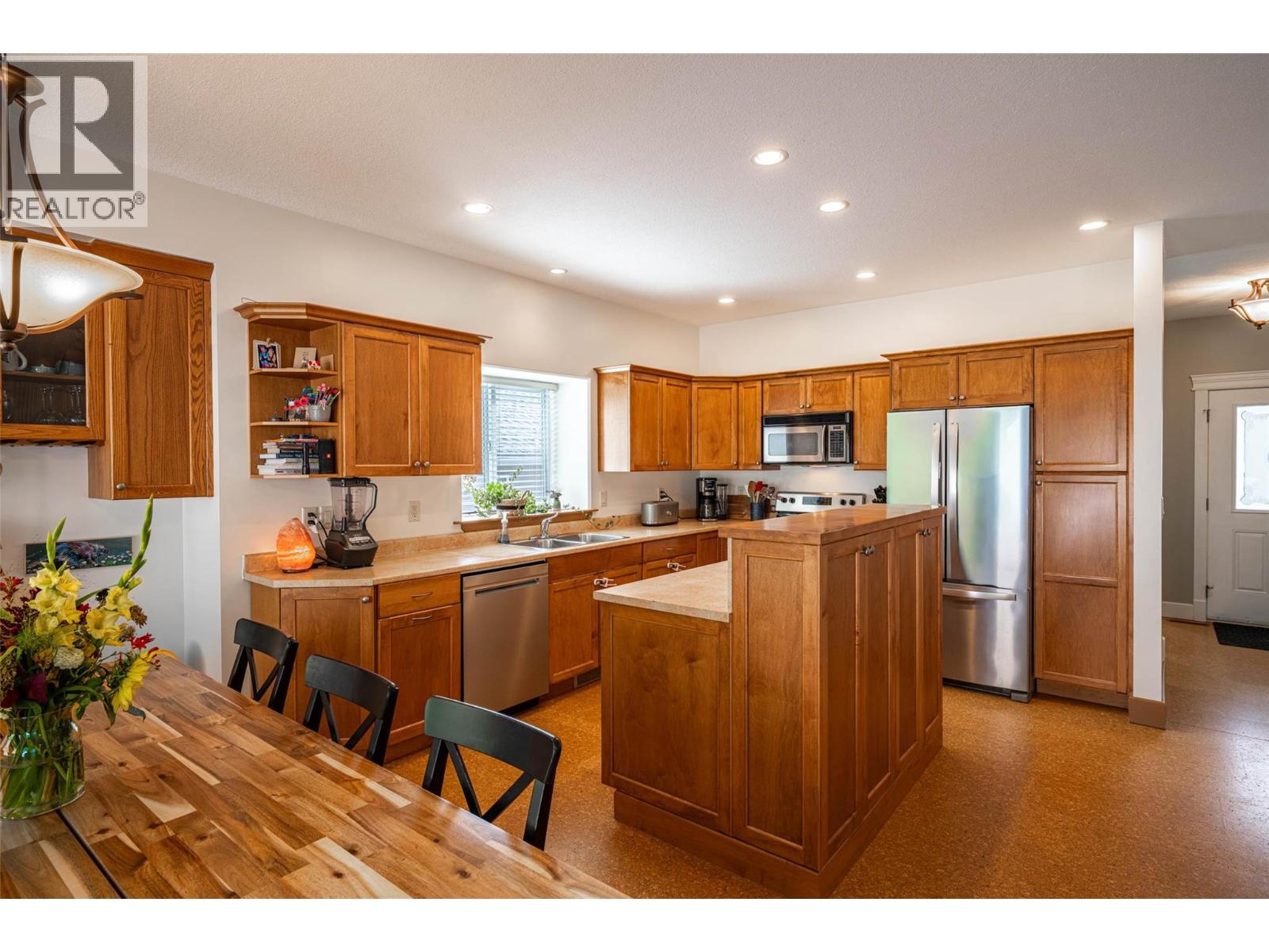 3774 Glover Avenue, Armstrong