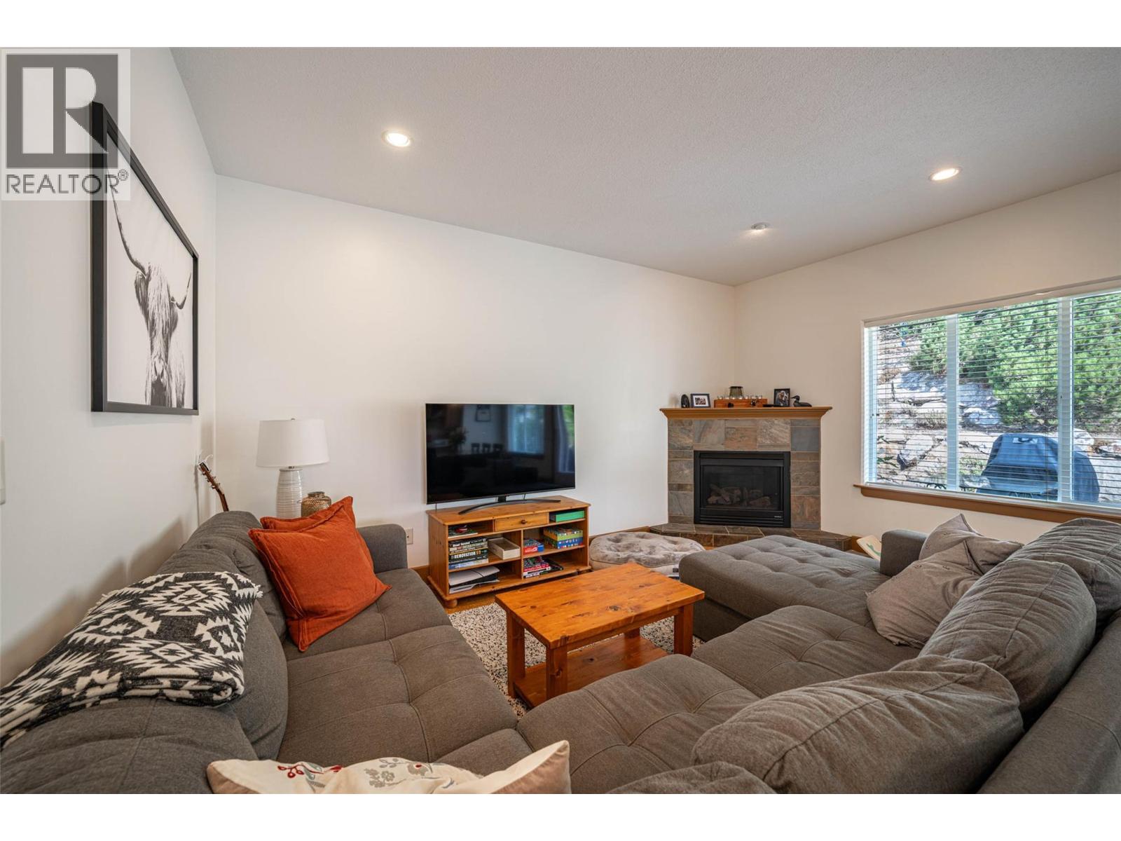 3774 Glover Avenue, Armstrong