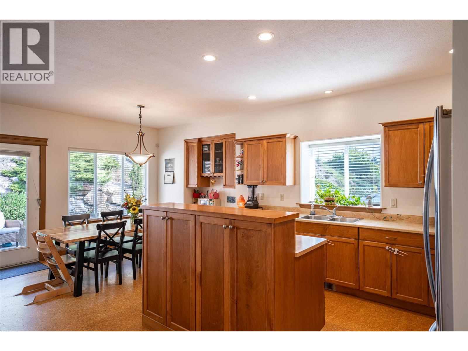 3774 Glover Avenue, Armstrong