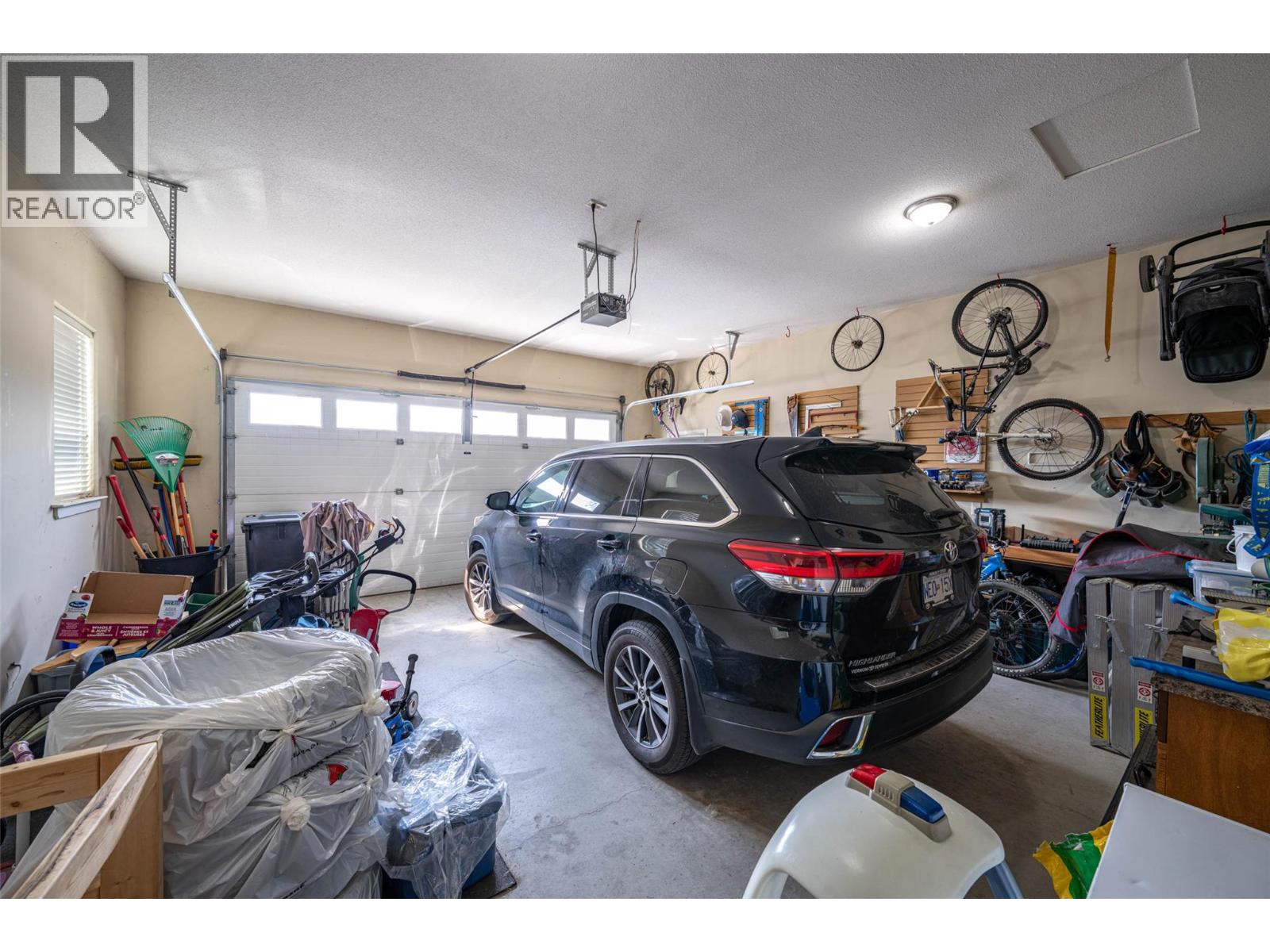 3774 Glover Avenue, Armstrong