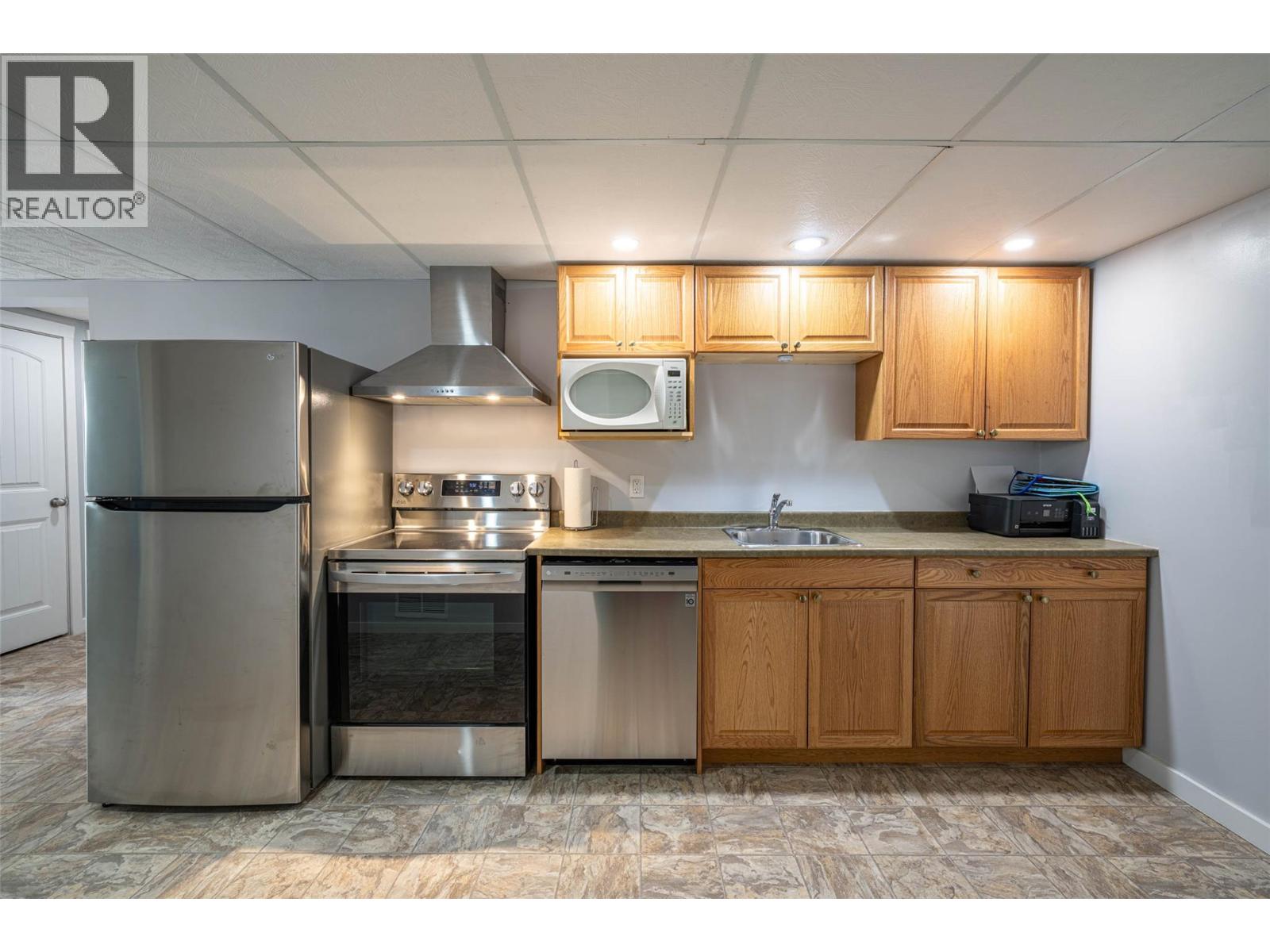 3774 Glover Avenue, Armstrong