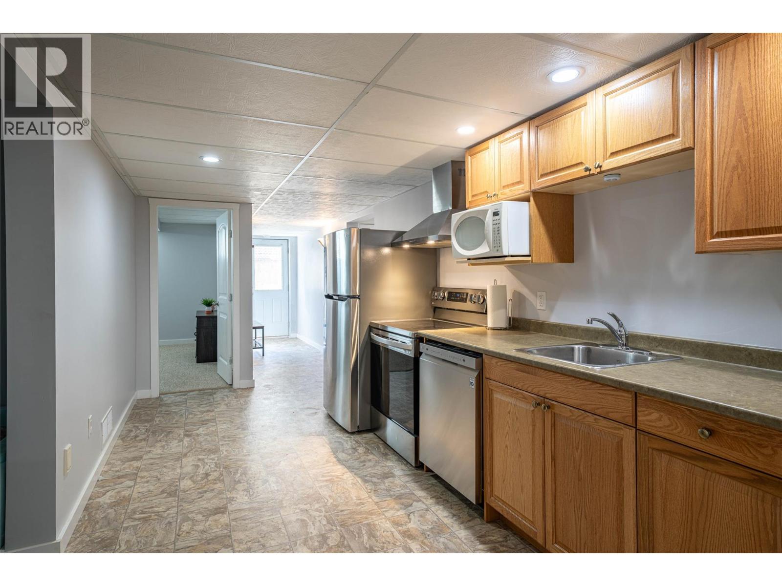 3774 Glover Avenue, Armstrong