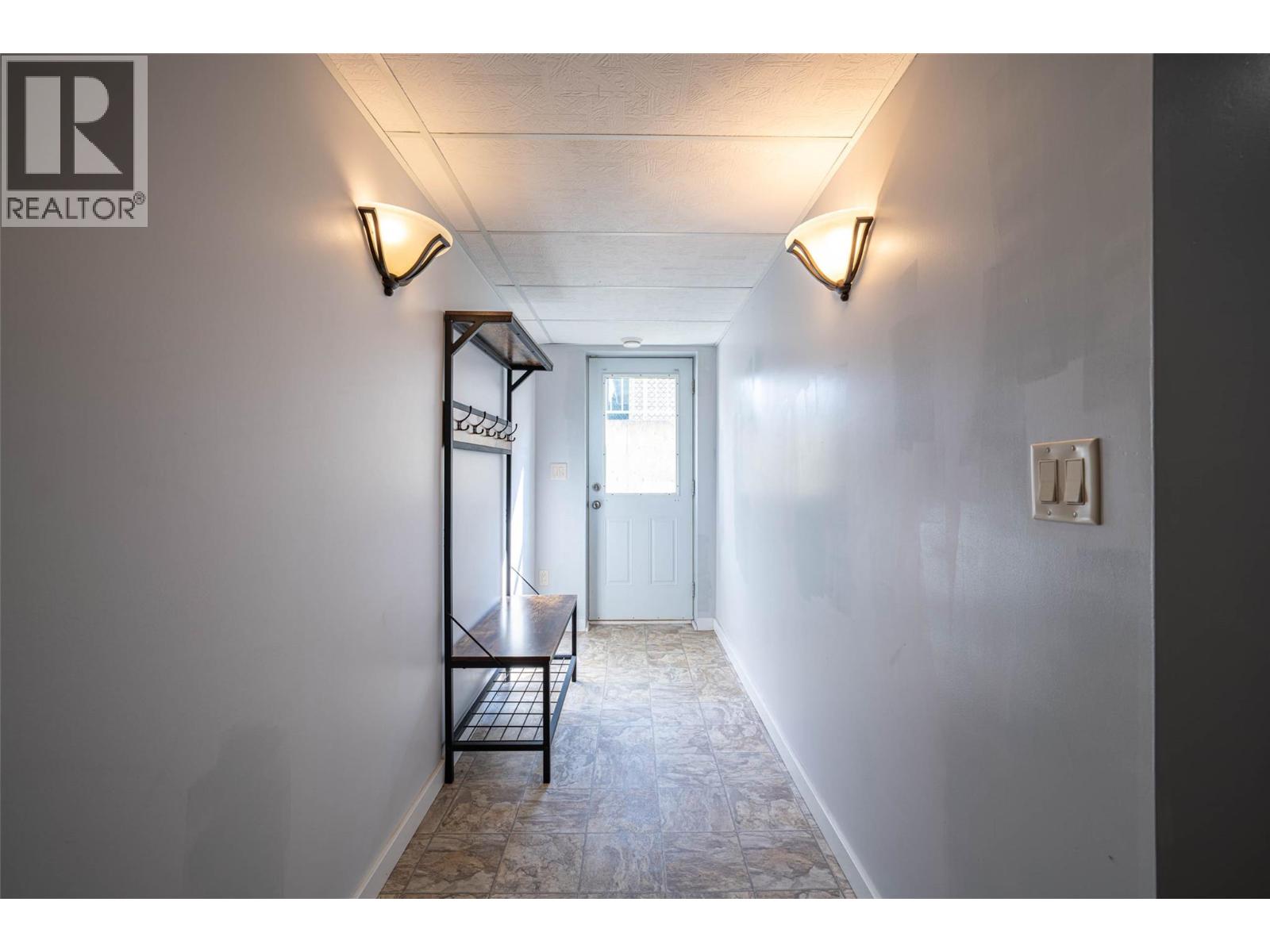 3774 Glover Avenue, Armstrong