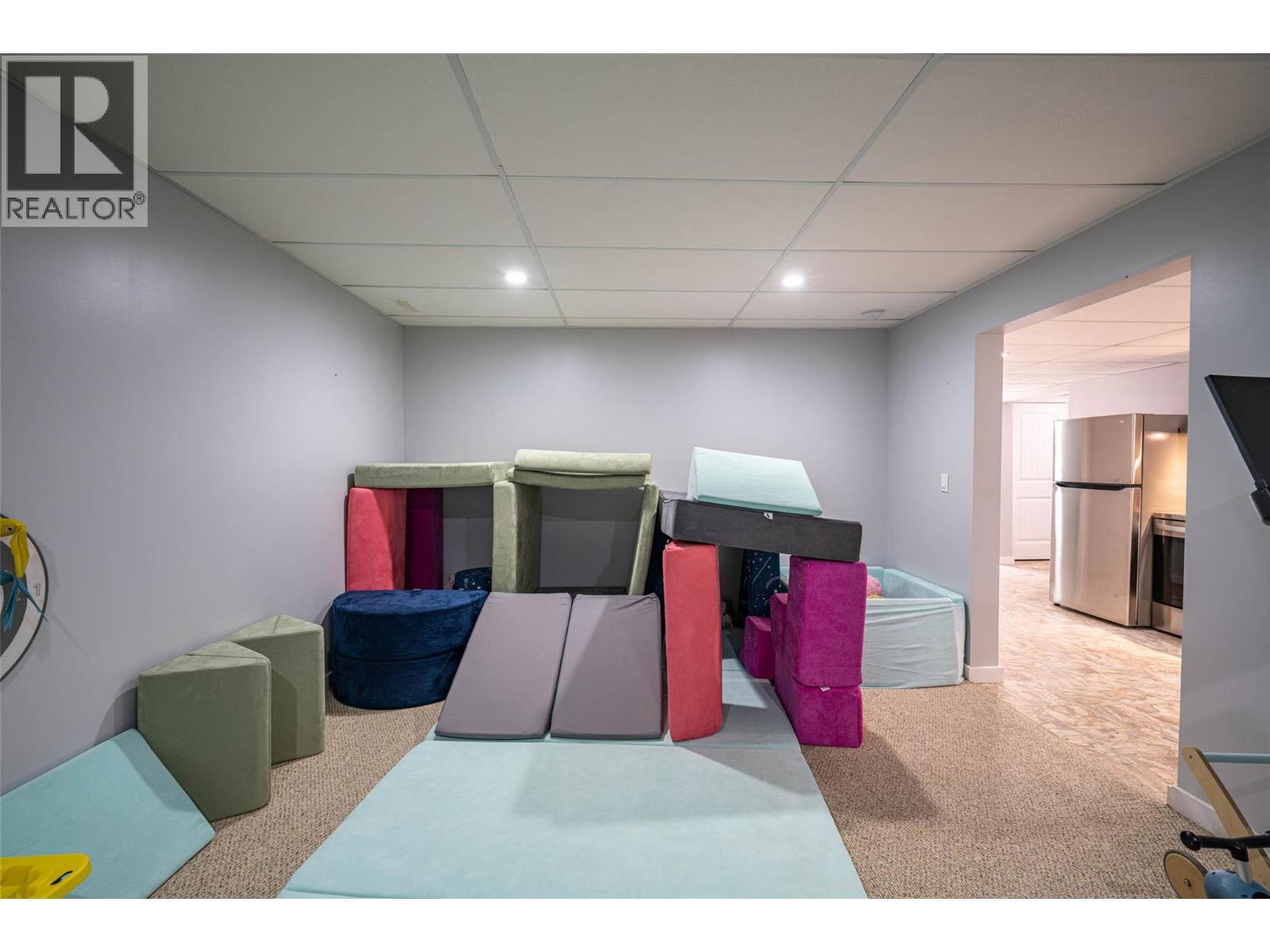 3774 Glover Avenue, Armstrong