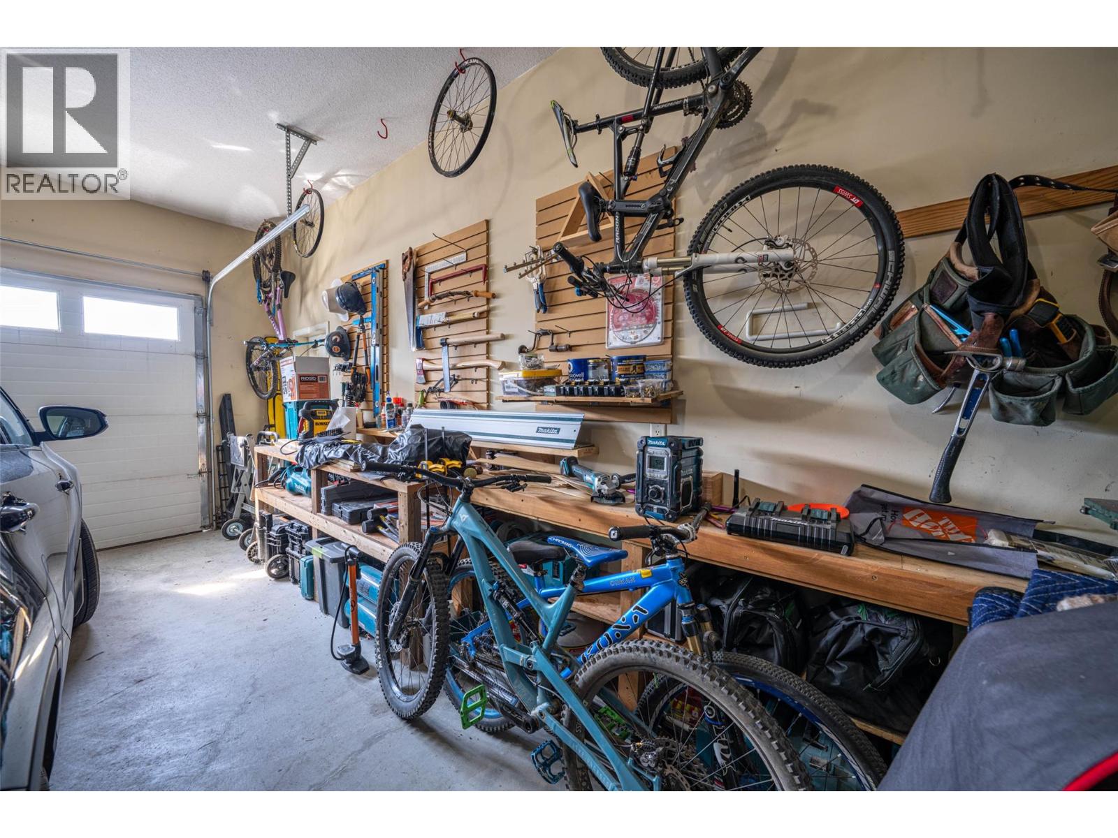 3774 Glover Avenue, Armstrong