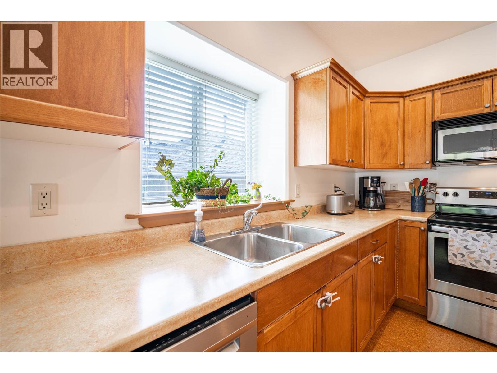 3774 Glover Avenue, Armstrong