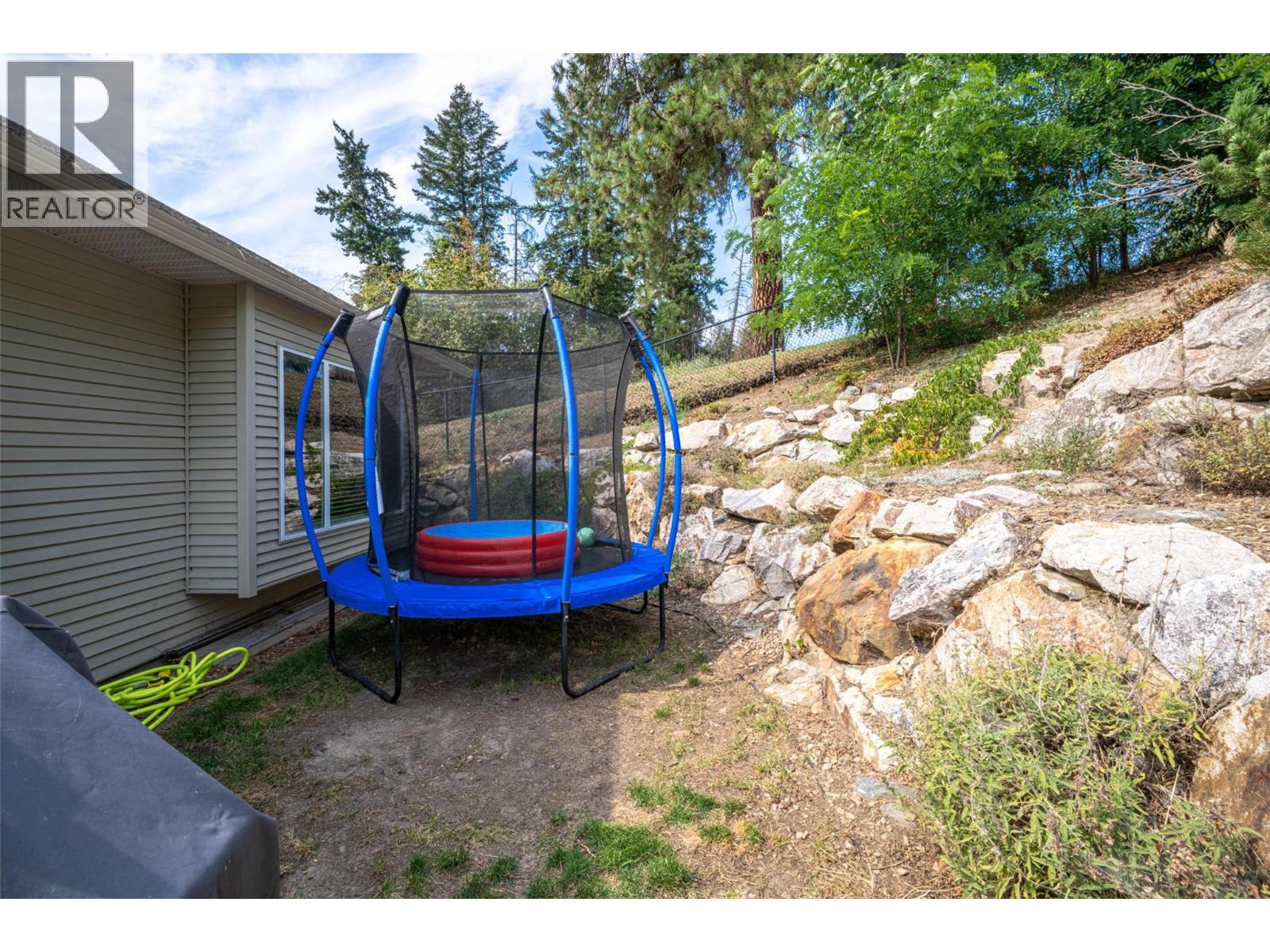 3774 Glover Avenue, Armstrong