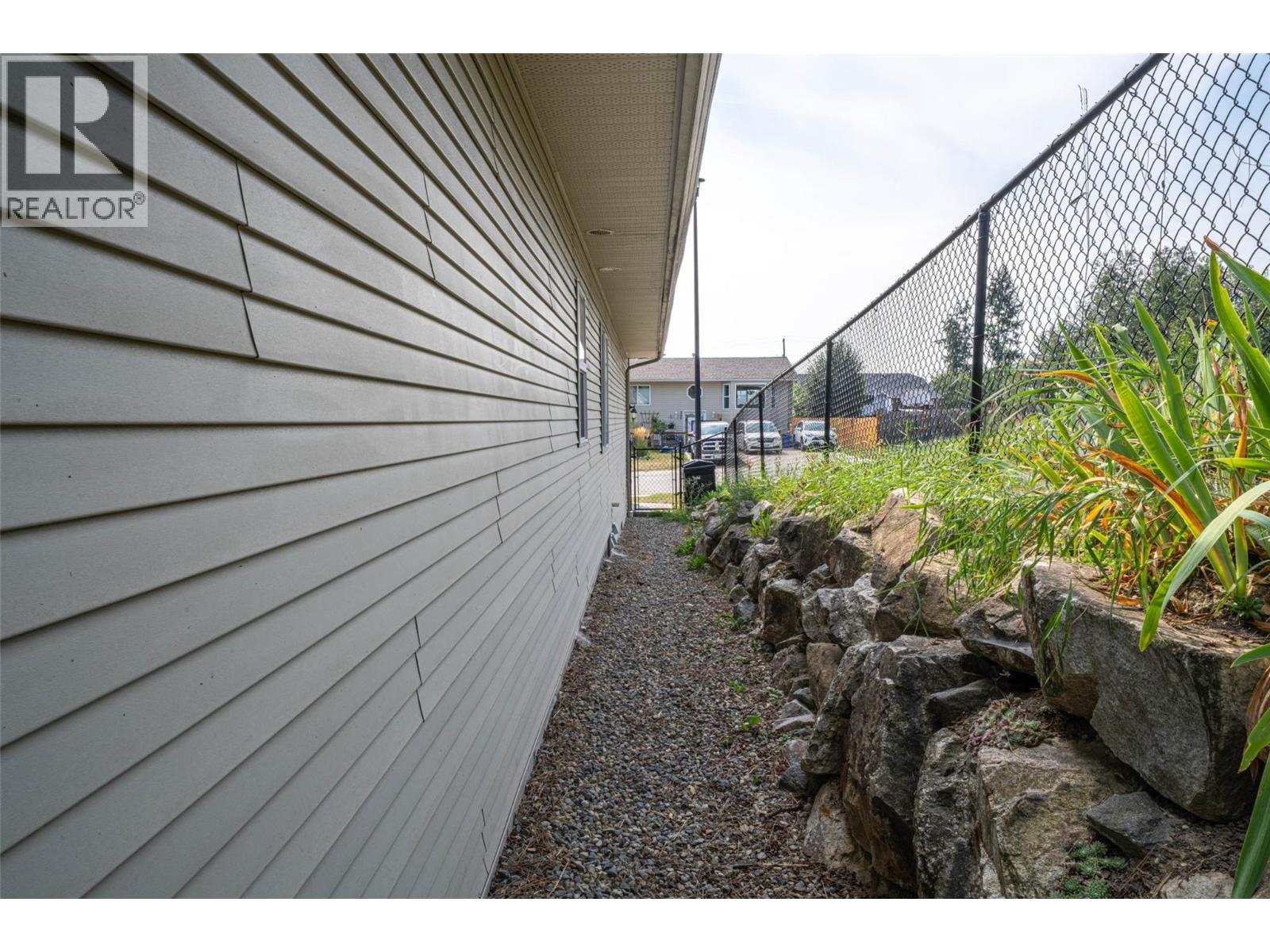 3774 Glover Avenue, Armstrong