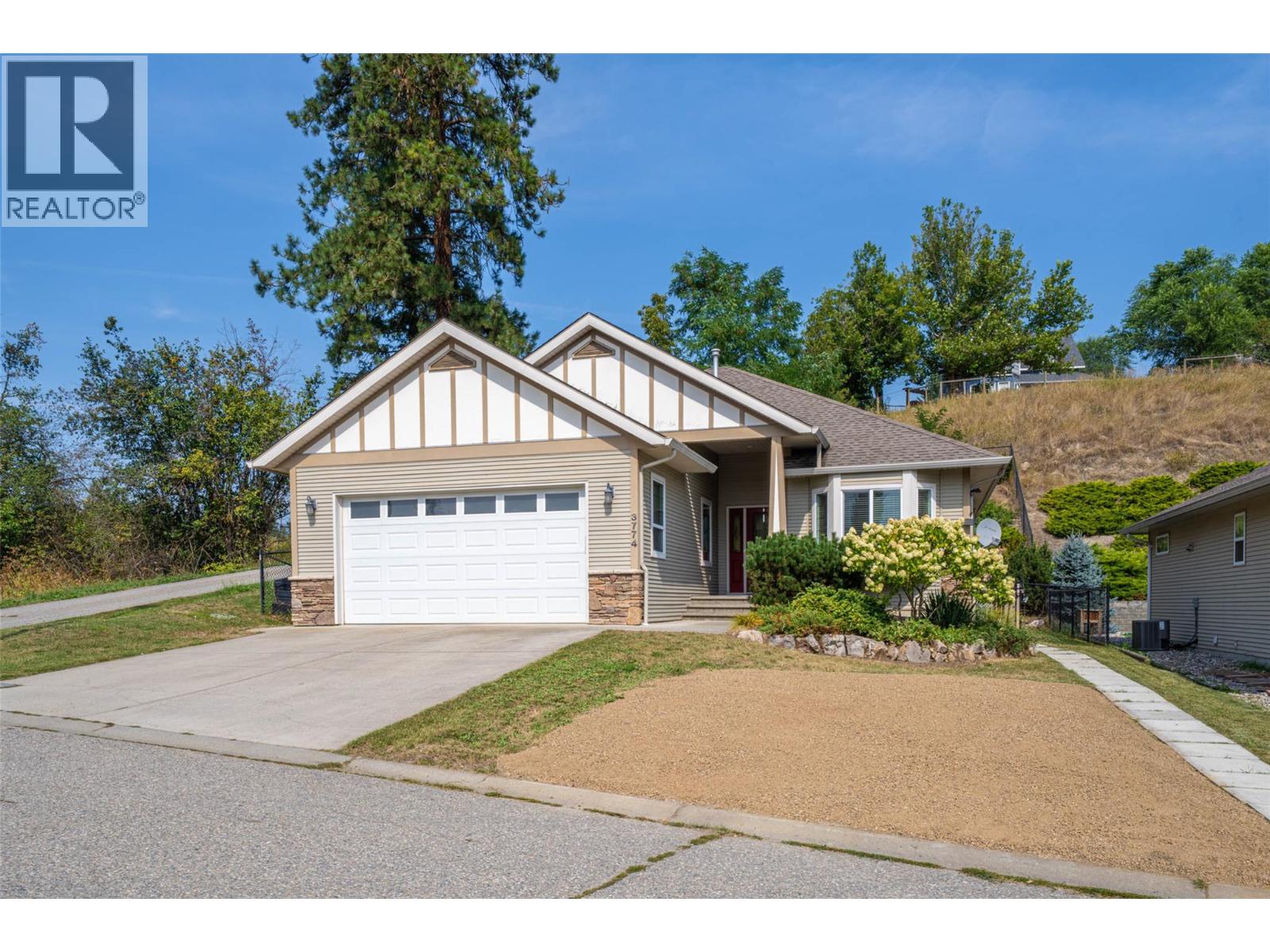 3774 Glover Avenue, Armstrong