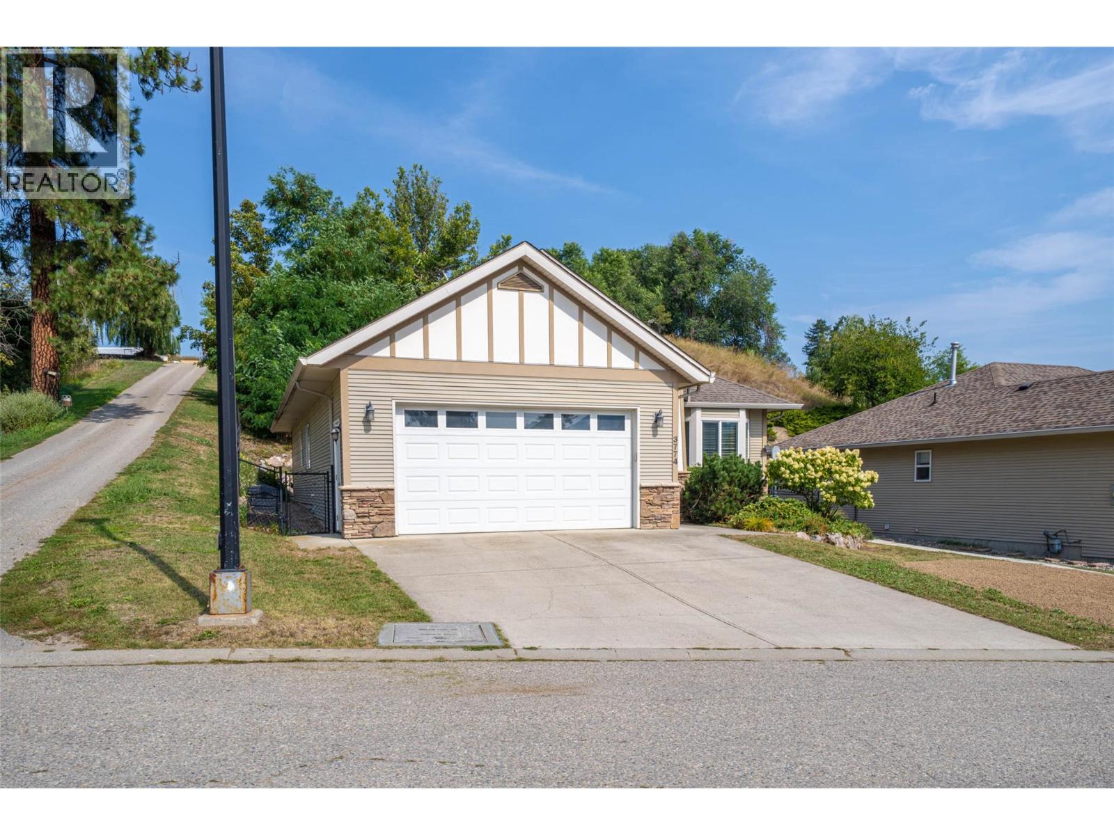 3774 Glover Avenue, Armstrong