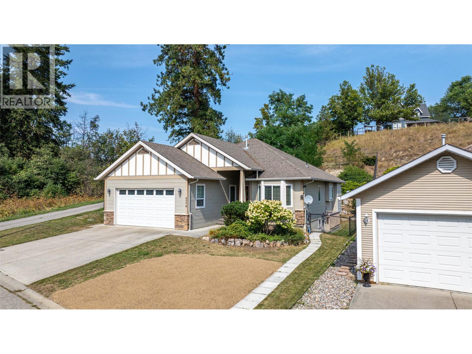 3774 Glover Avenue, Armstrong