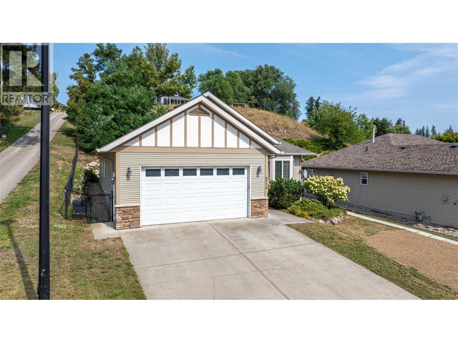 3774 Glover Avenue, Armstrong