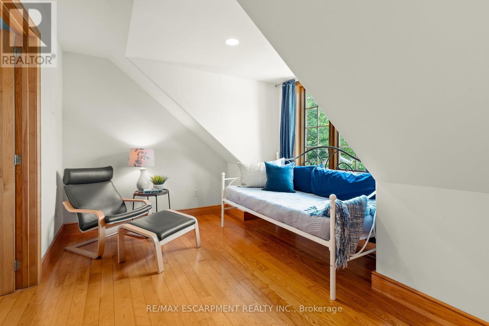 50 EVERETT ROAD - 24