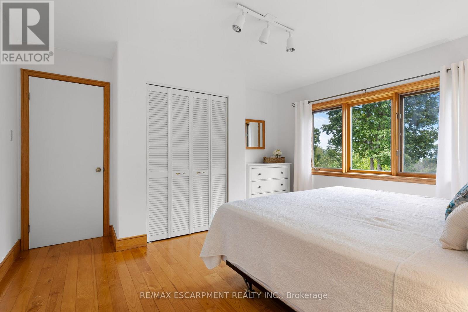 50 EVERETT ROAD - 29
