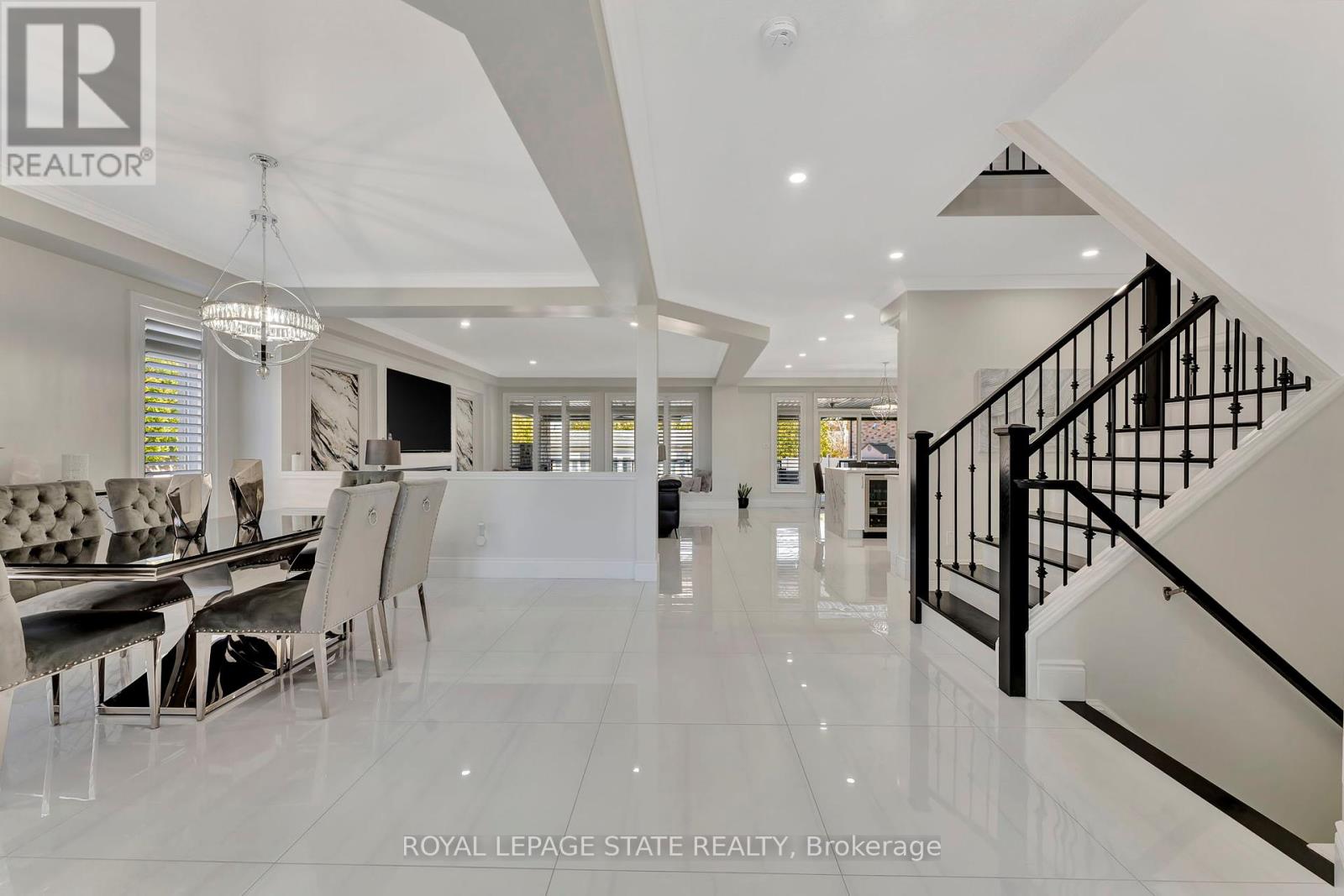 Photo 10 of 7 Bernini Court, Hamilton ON